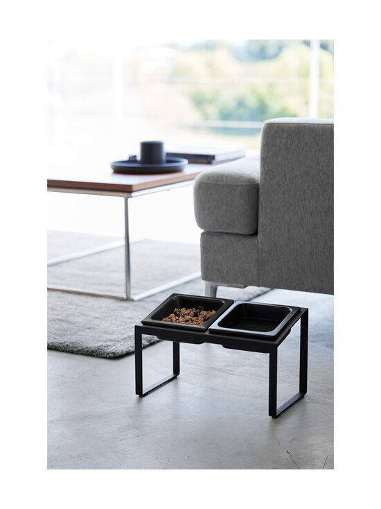 Yamazaki - Tower Angled Slow Feeder paaugstinātas mājdzīvnieku barības bļodas statīvā - BLACK | Stockmann - photo 4
