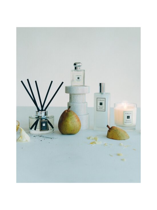 Jo Malone London - English Pear & Freesia -tuoksukynttilä 200 g - NOCOL - photo 4 Jo Malone London - English Pear & Freesia -tuoksukynttilä 200 g - NOCOL | Stockmann - photo 4