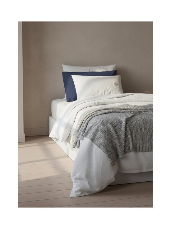 Finlayson - Satiinityynyliina 50 x 60 cm - DARK BLUE | Stockmann - photo 2