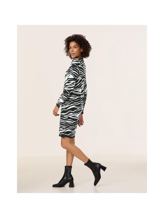 Gerry Weber - Mustriline kootud kleit - 1156 BLACK, OFF WHITE JAQUARD - photo 5 Gerry Weber - Mustriline kootud kleit - 1156 BLACK, OFF WHITE JAQUARD | Stockmann - photo 5