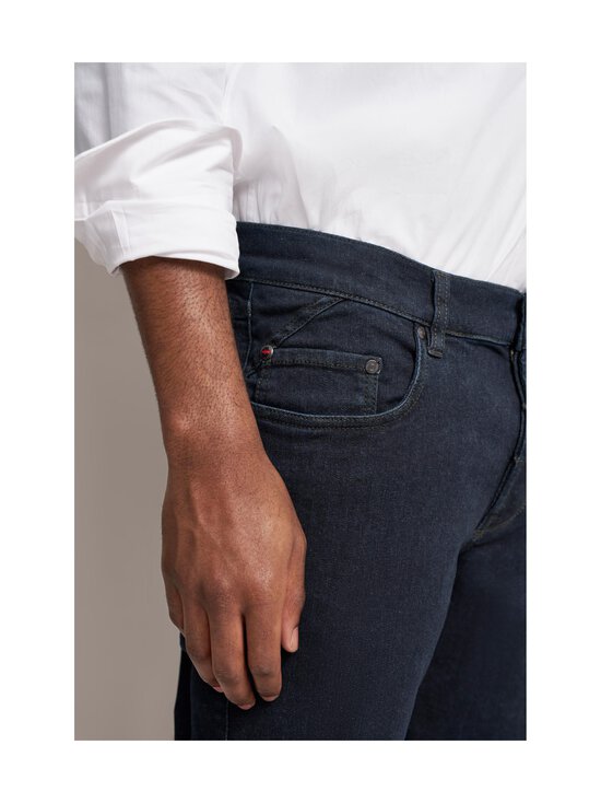 Bugatti - Powerstretch Soft džinsi - 390 RAW DENIM DARK BLUE - photo 9 Bugatti - Powerstretch Soft džinsi - 390 RAW DENIM DARK BLUE | Stockmann - photo 9