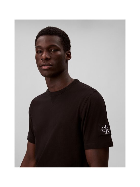 Calvin Klein Jeans - T-särk Badge Regular - UB1 BLACK | Stockmann - photo 4