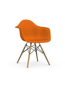 Vitra - Eames DAW RE -tuoli käsinojilla rusty orange/hunajasaarni - ORANGE | Stockmann