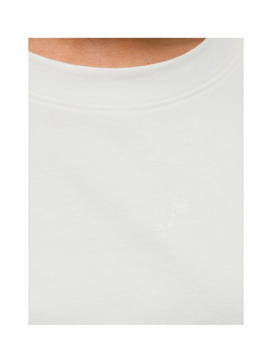 Vila - Vimonie Flower Embroidery t-paita - SNOW WHITE DETAIL:EMB WHITE FLOWERS - photo 5 Vila - Vimonie Flower Embroidery t-paita - SNOW WHITE DETAIL:EMB WHITE FLOWERS | Stockmann - photo 5
