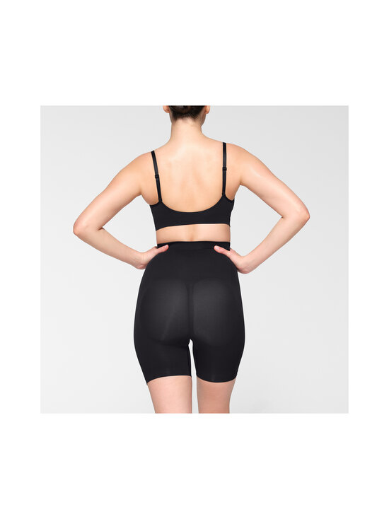 SKIMS - Seamless Sculpt Mid Thigh - muotoilevat shortsit - ONYX | Stockmann - photo 3
