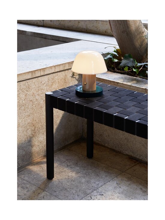 &Tradition - Betty TK4 -penkki 45 x104 cm - BLACK / BLACK WEBBING - photo 2 &Tradition - Betty TK4 -penkki 45 x104 cm - BLACK / BLACK WEBBING | Stockmann - photo 2