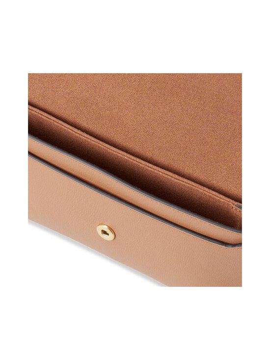 Mulberry - Press Stud Pochette on Chain plecu soma - E126 SABLE - photo 4 Mulberry - Press Stud Pochette on Chain plecu soma - E126 SABLE | Stockmann - photo 4