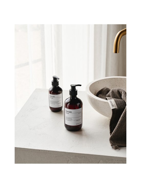 Meraki - Pure Basic -käsisaippua 490 ml - WHITE - photo 2 Meraki - Pure Basic -käsisaippua 490 ml - WHITE | Stockmann - photo 2