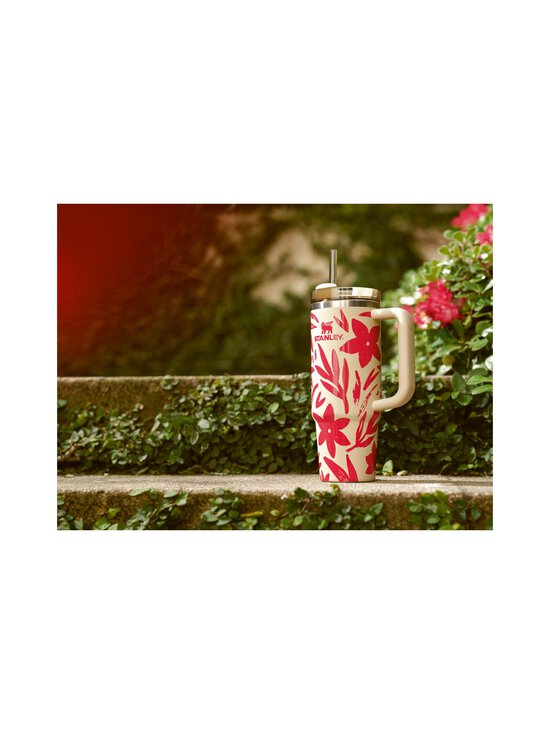 Stanley - The Quencher H2.O FlowState™ Tumbler termokrūze 0,89 l - RESORT FLORAL - photo 7 Stanley - The Quencher H2.O FlowState™ Tumbler termokrūze 0,89 l - RESORT FLORAL | Stockmann - photo 7