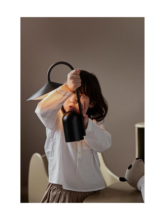 Ferm Living - Arum-pöytävalaisin - BLACK - photo 7 Ferm Living - Arum-pöytävalaisin - BLACK | Stockmann - photo 7