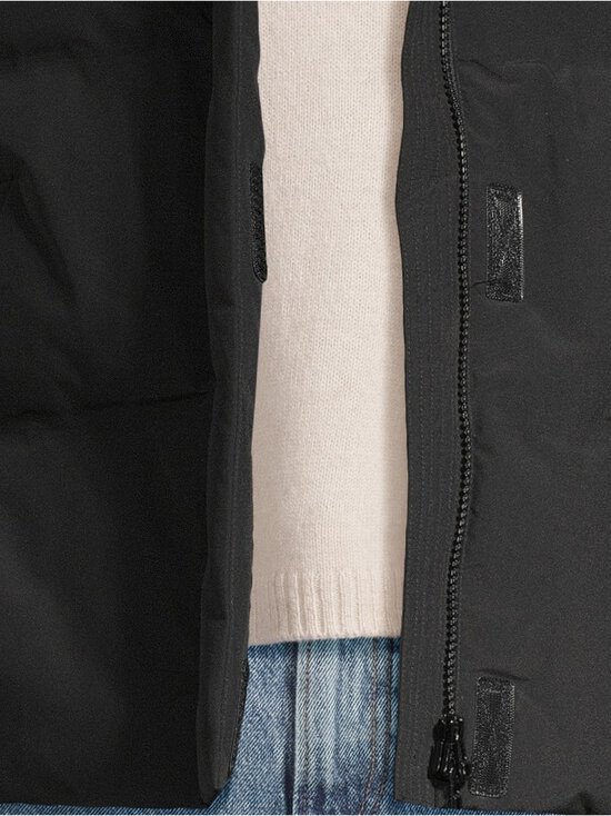 Holzweiler - Besseggen Short -untuvatakki - 1051 BLACK | Stockmann - photo 6
