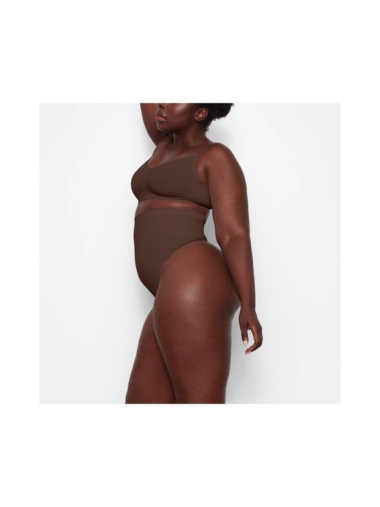 SKIMS - Vormivad stringid Seamless Sculpt High Waist - COCOA | Stockmann - photo 4