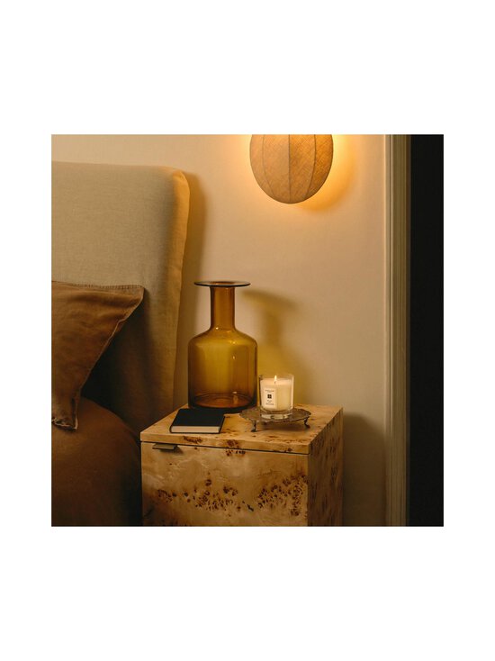 Jo Malone London - English Oak Home Candle -tuoksukynttilä - NOCOL - photo 4 Jo Malone London - English Oak Home Candle -tuoksukynttilä - NOCOL | Stockmann - photo 4