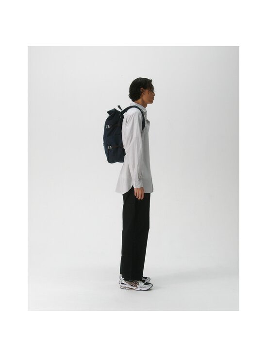 Sandqvist - Icon Rolltop L -reppu - NAVY WITH BLACK LEATHER - photo 6 Sandqvist - Icon Rolltop L -reppu - NAVY WITH BLACK LEATHER | Stockmann - photo 6
