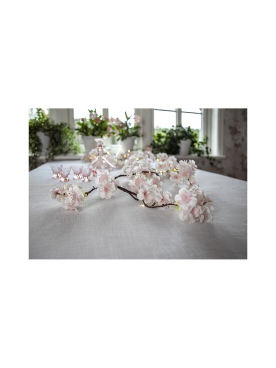 Star Trading - Cherryflower bateriju gaismas virtene 180 x 6 x 6 cm - ROOSA - photo 2 Star Trading - Cherryflower bateriju gaismas virtene 180 x 6 x 6 cm - ROOSA | Stockmann - photo 2
