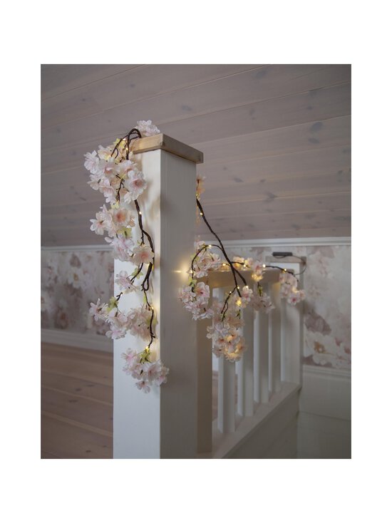 Star Trading - Cherryflower bateriju gaismas virtene 180 x 6 x 6 cm - ROOSA - photo 3 Star Trading - Cherryflower bateriju gaismas virtene 180 x 6 x 6 cm - ROOSA | Stockmann - photo 3