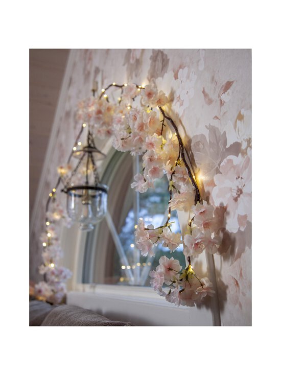 Star Trading - Cherryflower bateriju gaismas virtene 180 x 6 x 6 cm - ROOSA - photo 6 Star Trading - Cherryflower bateriju gaismas virtene 180 x 6 x 6 cm - ROOSA | Stockmann - photo 6