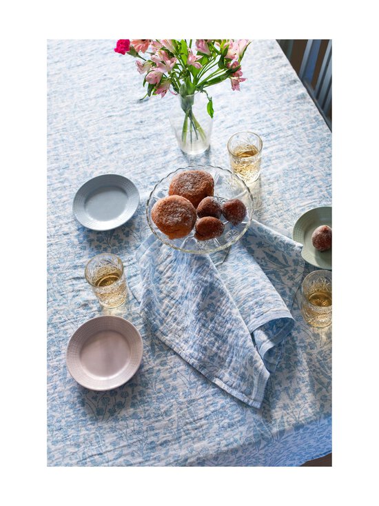 Lapuan Kankurit - Niitty-pellavapyyhe - 5 WHITE-RAINY BLUE | Stockmann - photo 4
