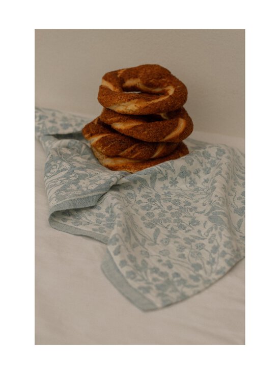 Lapuan Kankurit - Niitty-pellavapyyhe - 5 WHITE-RAINY BLUE | Stockmann - photo 6