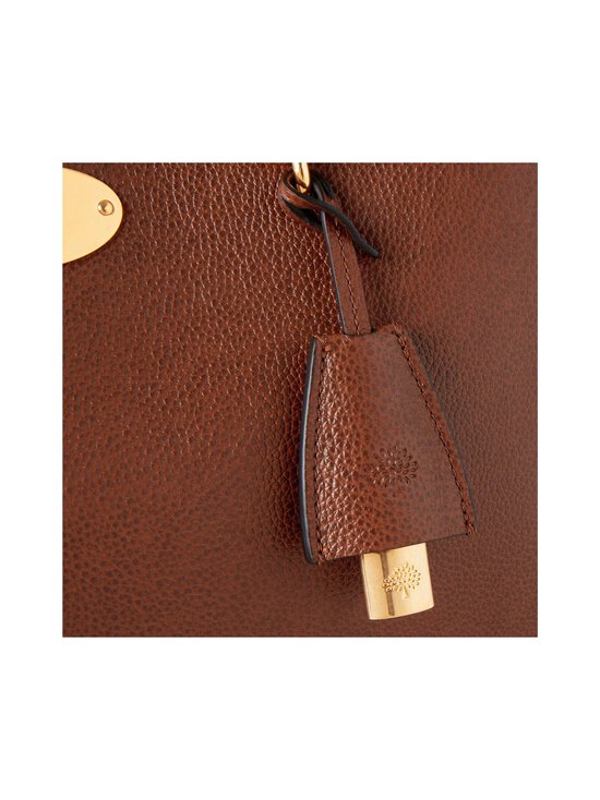 Mulberry - Lily Chain Tote Two Tone -nahkalaukku - G110 OAK - photo 5 Mulberry - Lily Chain Tote Two Tone -nahkalaukku - G110 OAK | Stockmann - photo 5