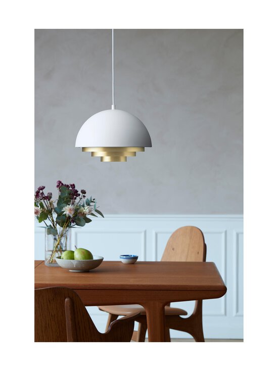 Warm Nordic - Milieu Mini Pendant -riippuvalaisin - WHITE/BRASS - photo 2 Warm Nordic - Milieu Mini Pendant -riippuvalaisin - WHITE/BRASS | Stockmann - photo 2