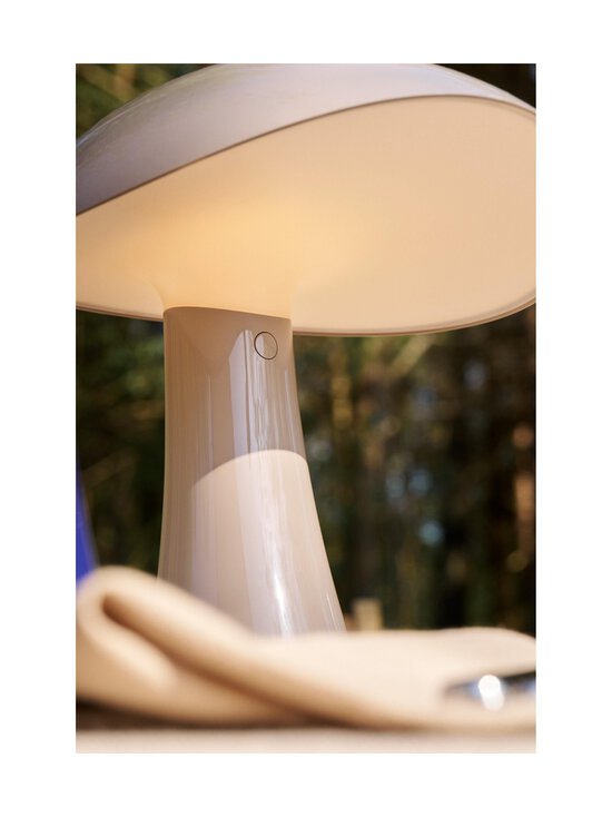 Louis Poulsen - Rumee Portable -johdoton pöytävalaisin - EARTH GREY | Stockmann - photo 6