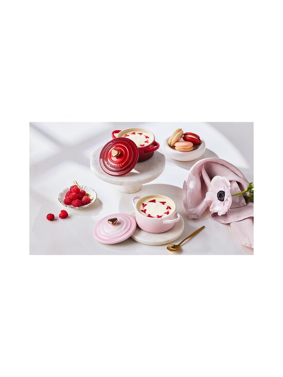 Le Creuset - Ahjuvorm Petite Round Casserole With Heart Knob 250 ml, 10 cm - CERISE | Stockmann - photo 4