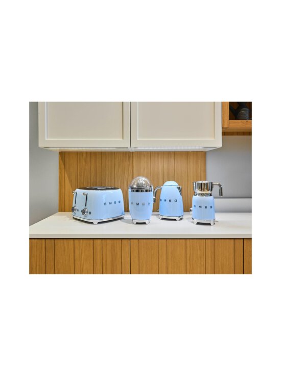 Smeg - KLF03PBEU-vedenkeitin 1,7 l - BLUE - photo 5 Smeg - KLF03PBEU-vedenkeitin 1,7 l - BLUE | Stockmann - photo 5