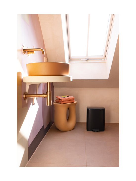Brabantia - Brabantia Bo Pedal Bin atkritumu tvertne ar pedāli 12 l - MATT BLACK | Stockmann - photo 10