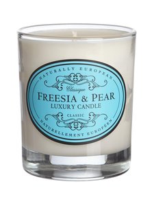 Naturally European - Freesia & Pear Luxury -tuoksukynttilä Naturally European - Freesia & Pear Luxury -tuoksukynttilä | Stockmann