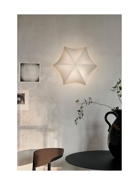 Ferm Living - Poem-seinä-/kattovalaisin - WHITE/CASHMERE - photo 3 Ferm Living - Poem-seinä-/kattovalaisin - WHITE/CASHMERE | Stockmann - photo 3