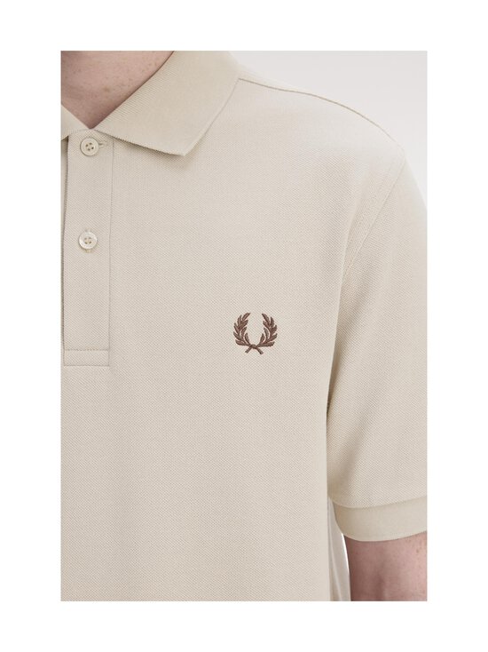 Fred Perry - Logo-pikeepaita - Z87 WARM OAT / BURNT TOBACCO | Stockmann - photo 6