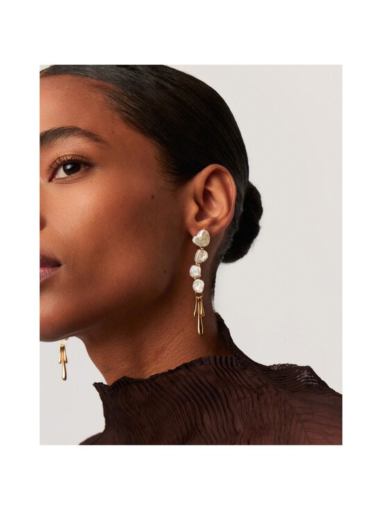 MISSOMA - Keshi Pearl Sculptural Drop -korvakorut - GOLD - photo 3 MISSOMA - Keshi Pearl Sculptural Drop -korvakorut - GOLD | Stockmann - photo 3