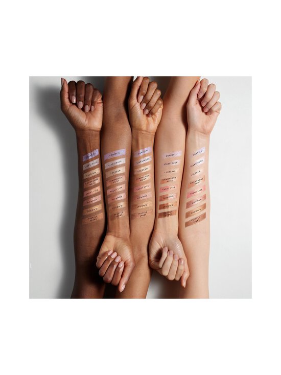 Fenty Beauty - Match Stix Shimmer Skinstick -korostuspuikko - 02 YACHT LYFE - photo 6 Fenty Beauty - Match Stix Shimmer Skinstick -korostuspuikko - 02 YACHT LYFE | Stockmann - photo 6