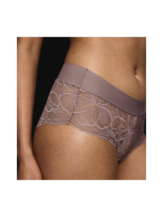 Triumph - Body Make-Up Illusion Lace Shorty - alushousut - 3091 PIGEON GREY - photo 7 Triumph - Body Make-Up Illusion Lace Shorty - alushousut - 3091 PIGEON GREY | Stockmann - photo 7