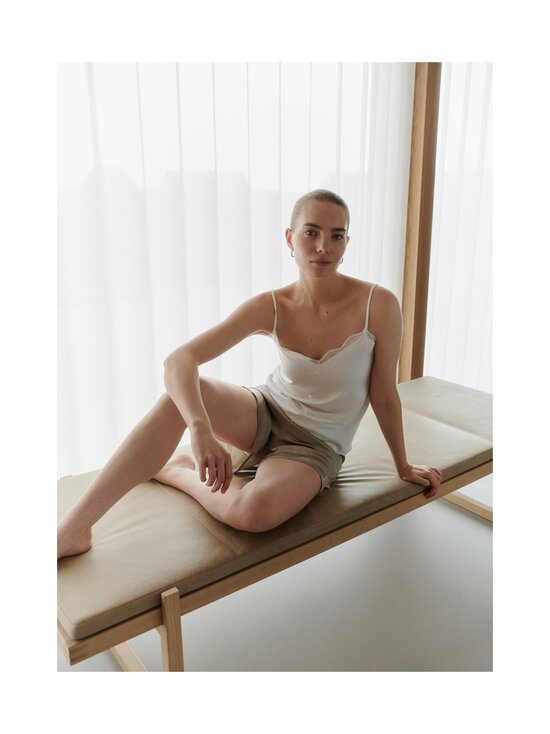 Rosemunde - Jasmine-pyjamashortsit - 939 SILVER LINING - photo 5 Rosemunde - Jasmine-pyjamashortsit - 939 SILVER LINING | Stockmann - photo 5