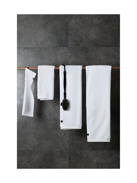 Himla - Maxime towel 50 x 70 cm - WHITE - photo 2 Himla - Maxime towel 50 x 70 cm - WHITE | Stockmann - photo 2