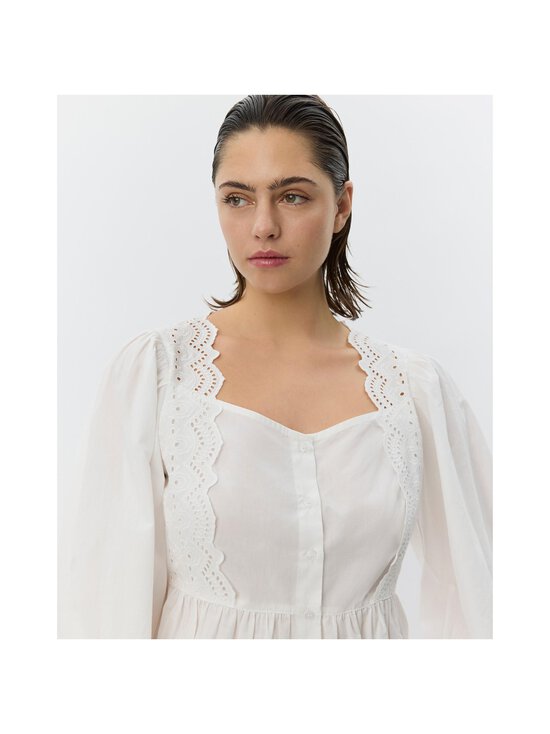 Sofie Schnoor - AriaSW Broderie Anglaise Regular -pitsipaitapusero - 0103 OFF WHITE | Stockmann - photo 5