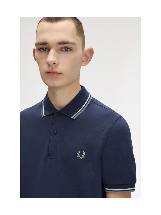 Fred Perry - Twin Tipped Slim Fit polo krekls - Z47 DRKAIRF/LIC/BAYL - photo 7 Fred Perry - Twin Tipped Slim Fit polo krekls - Z47 DRKAIRF/LIC/BAYL | Stockmann - photo 7