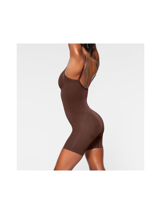 SKIMS - Seamless Sculpt Mid Thigh -shortsibody - COCOA | Stockmann - photo 4