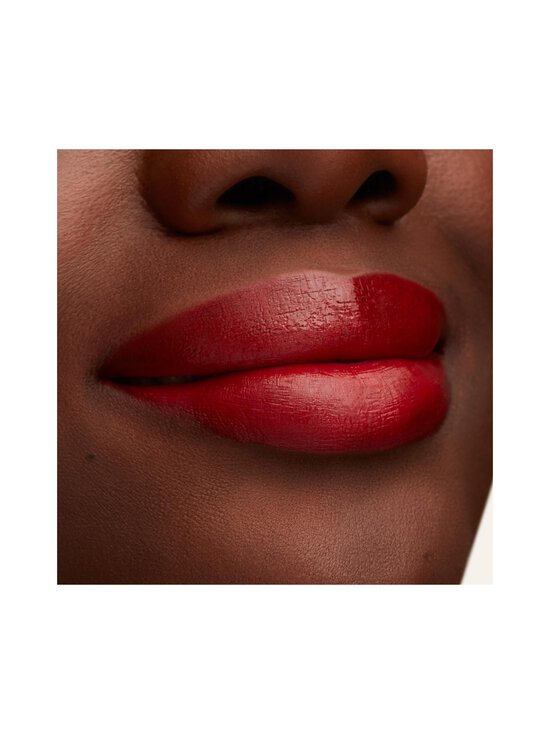 MAC - Lustreglass Lipstick - huulipuna - GLOSSED AND FOUND - photo 3 MAC - Lustreglass Lipstick - huulipuna - GLOSSED AND FOUND | Stockmann - photo 3