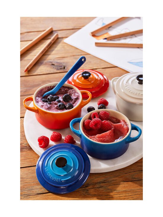 Le Creuset - Classic Mini Round Cocotte -pata 10 cm - 220 AZURE - photo 6 Le Creuset - Classic Mini Round Cocotte -pata 10 cm - 220 AZURE | Stockmann - photo 6