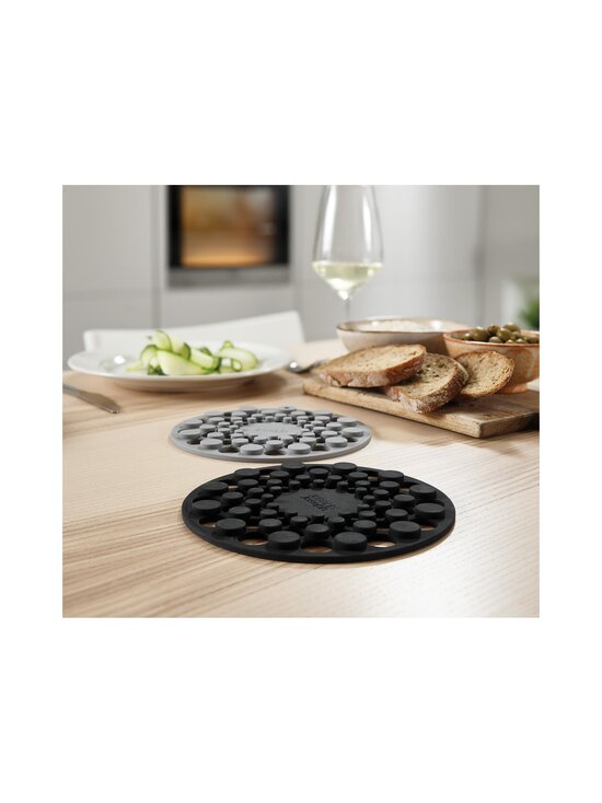 Joseph Joseph - Spot-On trivet set - YELLOW - photo 6 Joseph Joseph - Spot-On trivet set - YELLOW | Stockmann - photo 6