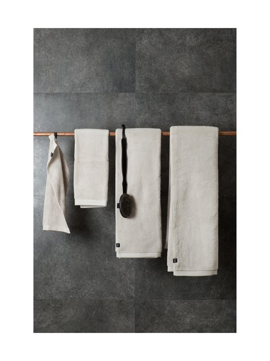 Himla - Maxime towel 50 x 70 cm - MOTHER OF PEARL - photo 2 Himla - Maxime towel 50 x 70 cm - MOTHER OF PEARL | Stockmann - photo 2