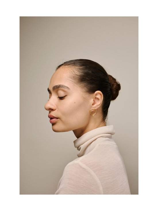 ENAMEL Copenhagen - Bellu-nappikorvakorut - 925S/GP - photo 2 ENAMEL Copenhagen - Bellu-nappikorvakorut - 925S/GP | Stockmann - photo 2