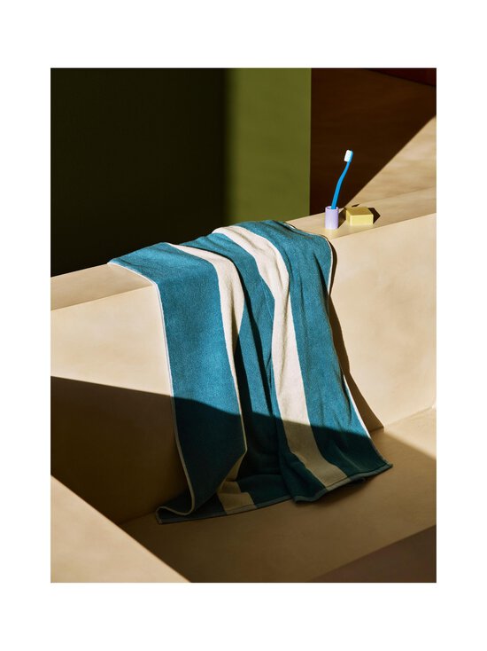 HAY - Stripe-kylpypyyhe - PETROL BLUE | Stockmann - photo 3