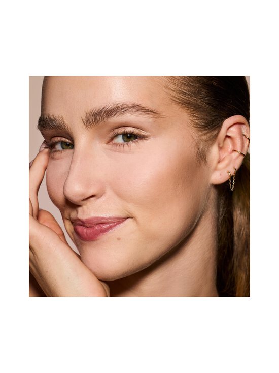 Fenty Beauty - Bright Fix Instant Brightening + Blurring Powder pūderis - ROSE QUARTZ - photo 4 Fenty Beauty - Bright Fix Instant Brightening + Blurring Powder pūderis - ROSE QUARTZ | Stockmann - photo 4