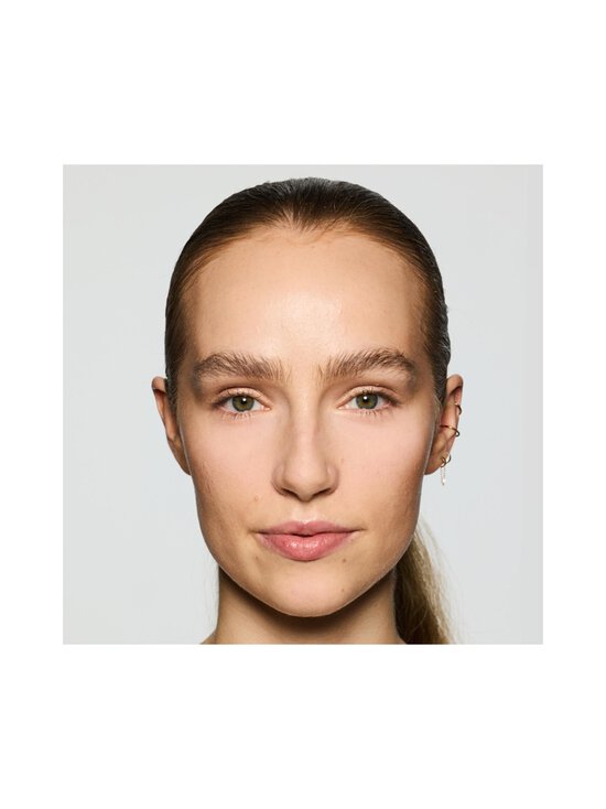 Fenty Beauty - Bright Fix Instant Brightening + Blurring Powder pūderis - ROSE QUARTZ - photo 6 Fenty Beauty - Bright Fix Instant Brightening + Blurring Powder pūderis - ROSE QUARTZ | Stockmann - photo 6