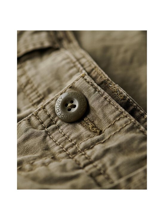 Superdry - Lühikesed püksid Core Cargo - 8TQ CHIVE GREEN - photo 5 Superdry - Lühikesed püksid Core Cargo - 8TQ CHIVE GREEN | Stockmann - photo 5