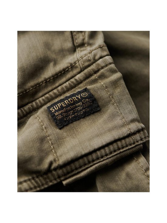 Superdry - Lühikesed püksid Core Cargo - 8TQ CHIVE GREEN - photo 6 Superdry - Lühikesed püksid Core Cargo - 8TQ CHIVE GREEN | Stockmann - photo 6